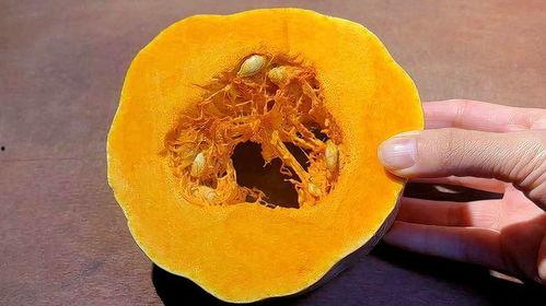 天冷吃瓜好吗,吃瓜解忧——天冷吃瓜的温馨时光”