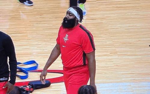 篮球明星捡钱包视频